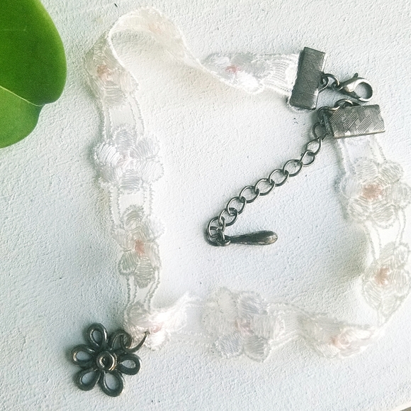 🌟2/10 White Lace Flower Choker Victorian Necklace - Picture 2 of 8